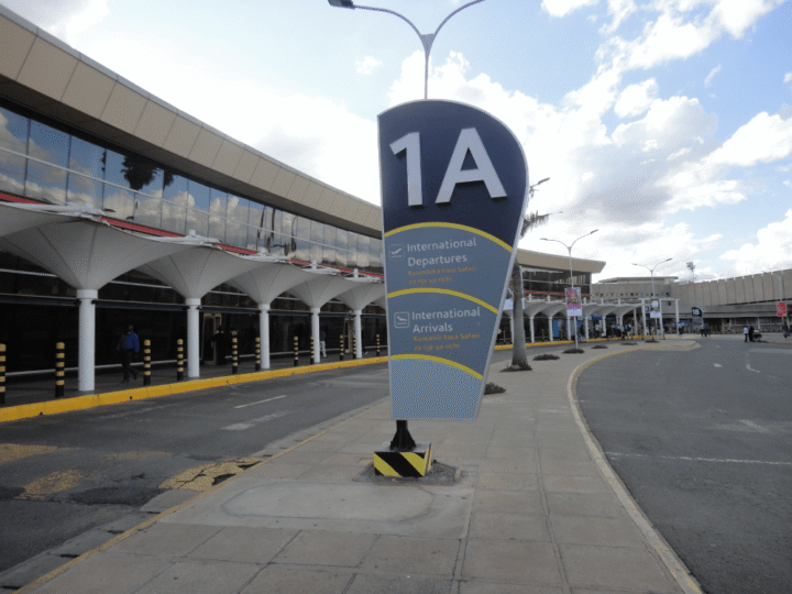 Reliable and Comfortable Airport Transfers with Royale Homes